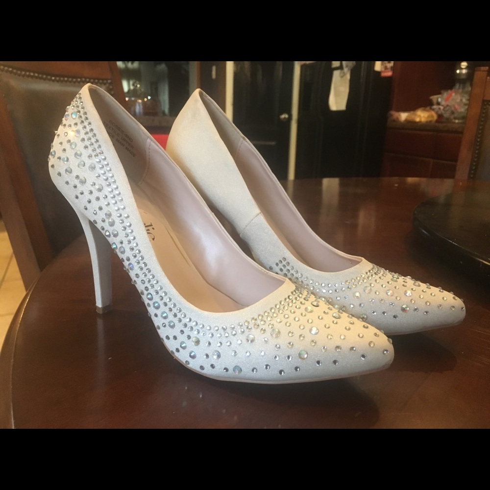 High heels - Picture 2 of 3